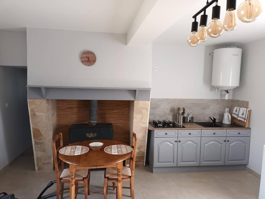 Gite Aux Vieux Bois Lunas  Exteriör bild